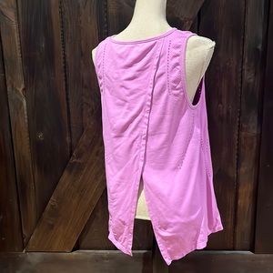 Athleta pinky purple open flap back tank top